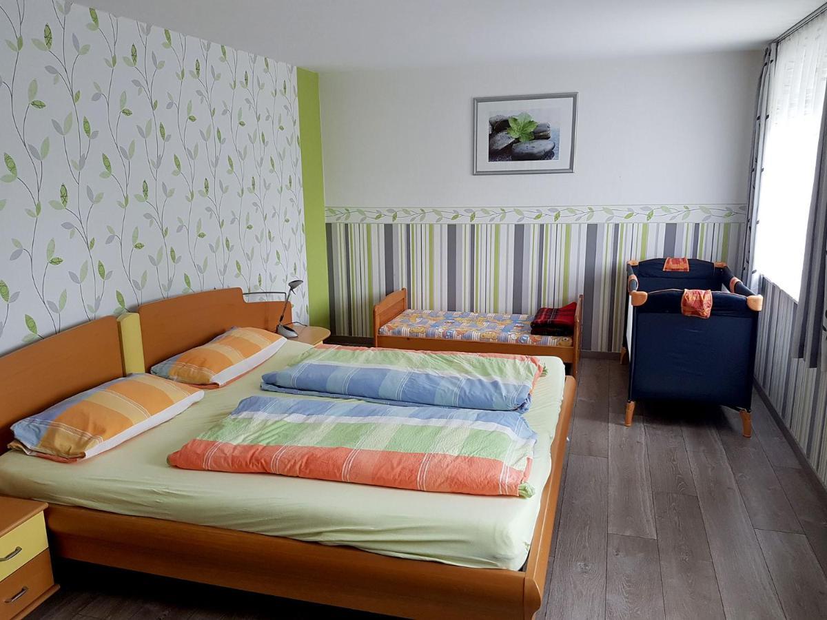 Monteurwohnungen Goeb - Nicht Fuer Urlaubsgaeste Geisa Exteriör bild