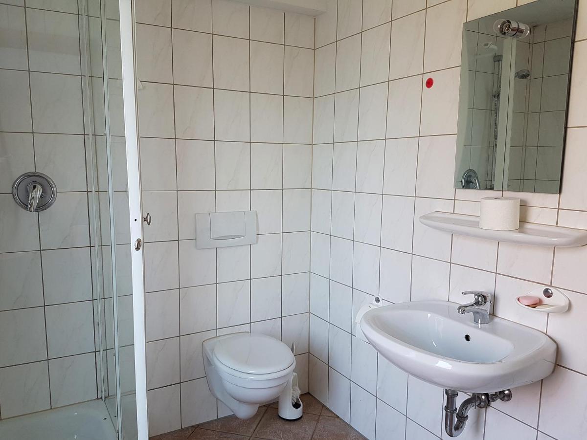 Monteurwohnungen Goeb - Nicht Fuer Urlaubsgaeste Geisa Exteriör bild