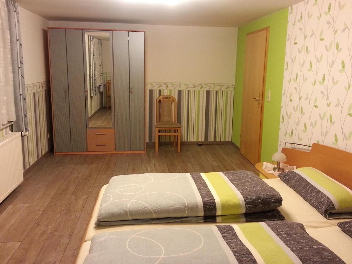 Monteurwohnungen Goeb - Nicht Fuer Urlaubsgaeste Geisa Exteriör bild